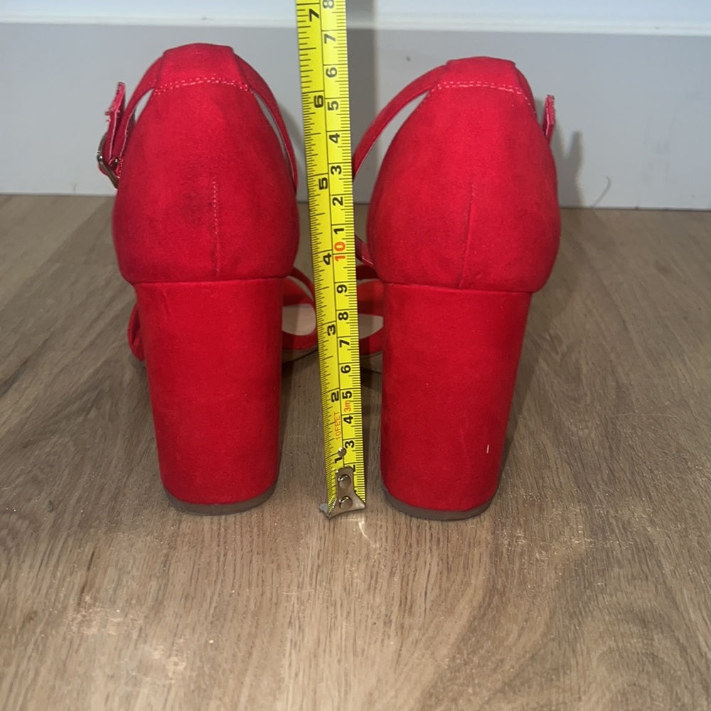 Red Heels - Picture 5 of 5